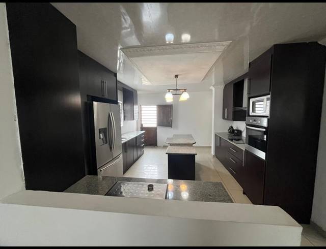 3 BEDROOM HOUSE FOR SALE IN MEADOWLANDS WEST